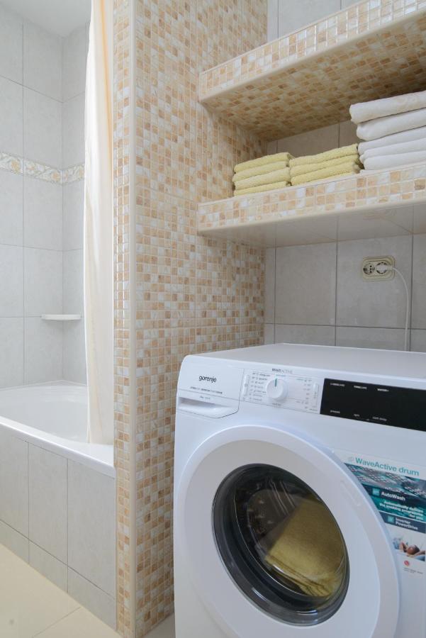 Apartments Tonka โตรกีร์ ภายนอก รูปภาพ
