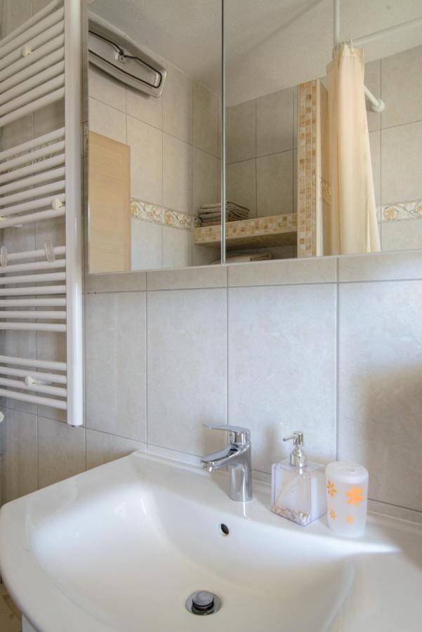 Apartments Tonka โตรกีร์ ภายนอก รูปภาพ