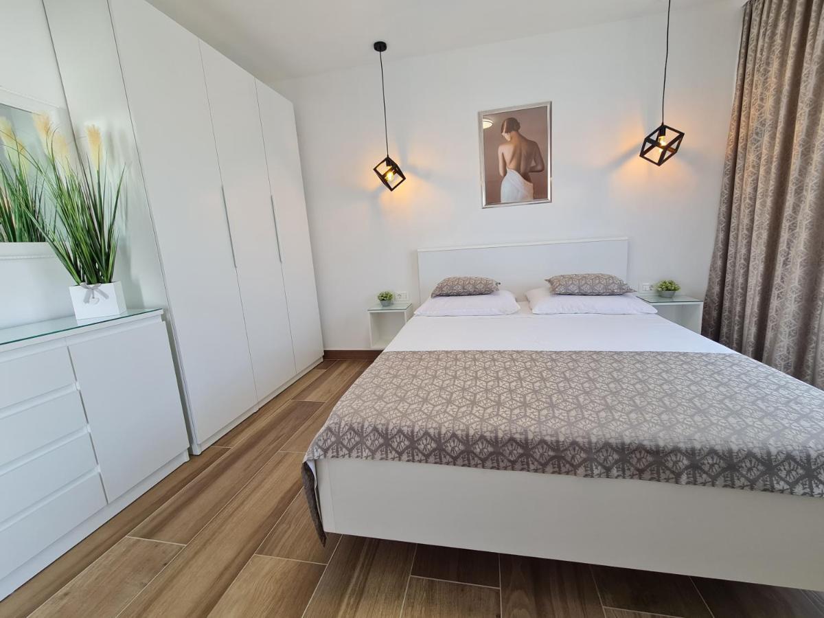 Apartments Tonka โตรกีร์ ภายนอก รูปภาพ