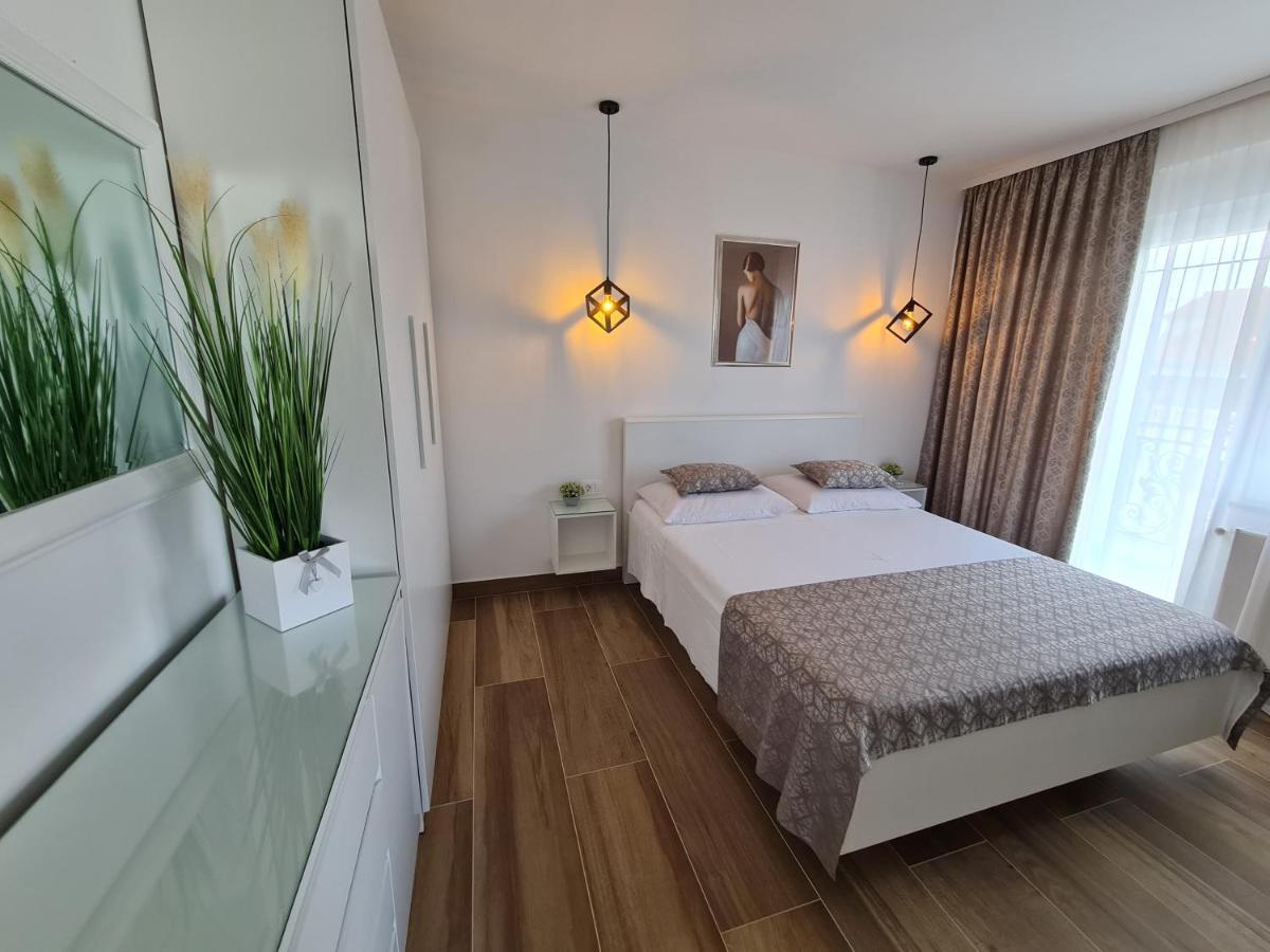 Apartments Tonka โตรกีร์ ภายนอก รูปภาพ