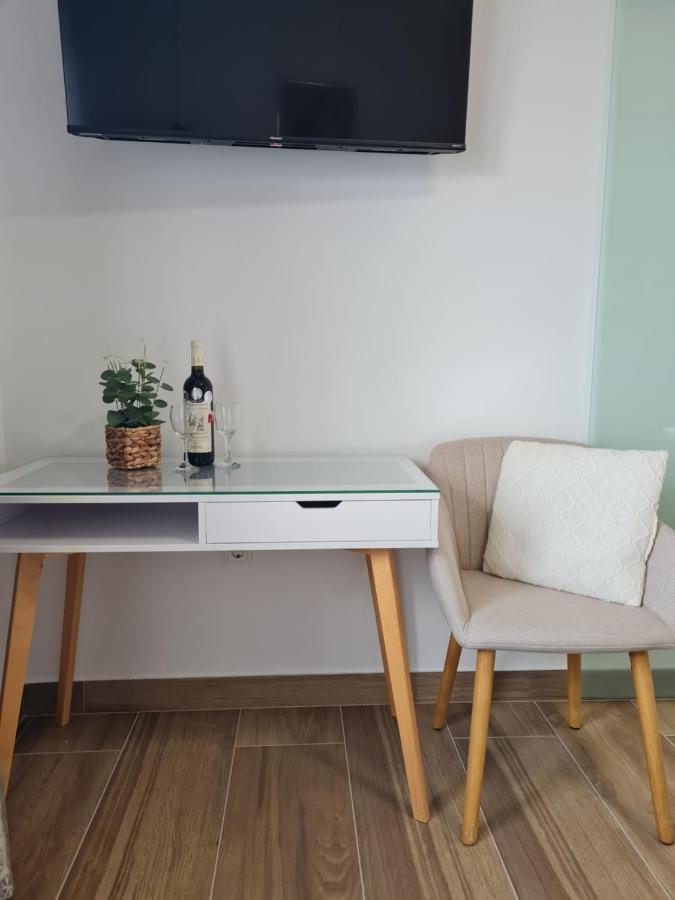 Apartments Tonka โตรกีร์ ภายนอก รูปภาพ