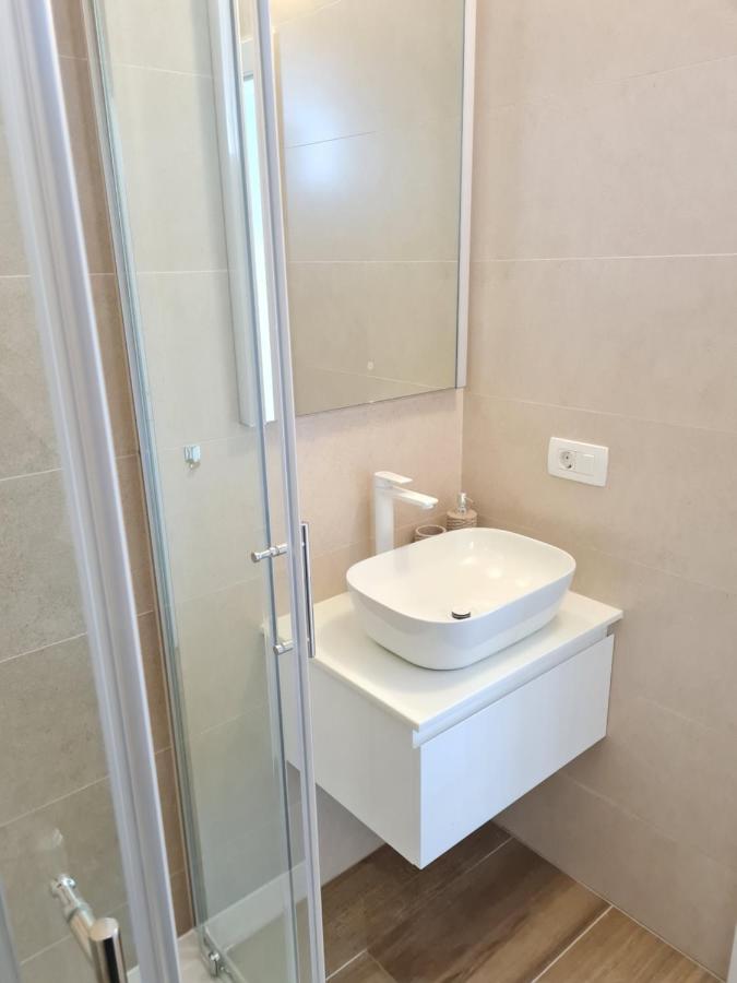 Apartments Tonka โตรกีร์ ภายนอก รูปภาพ